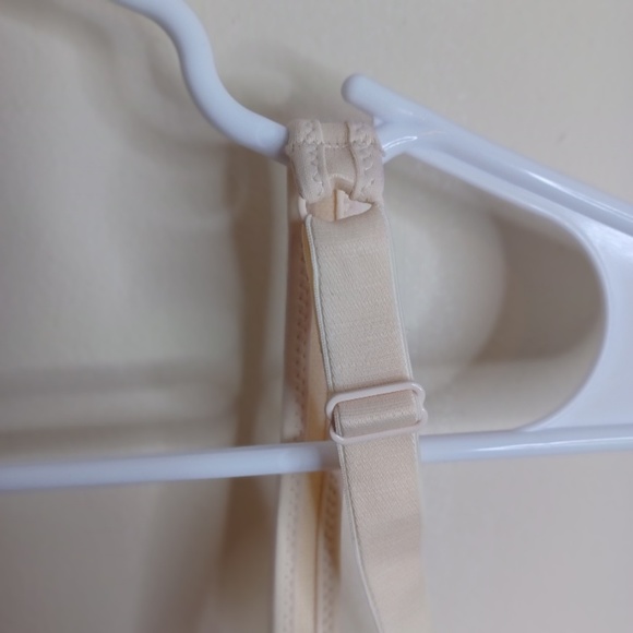 Bali 3439 Soft Cup Underwire, Smooth and Seamless. Cream 38C - Picture 11 of 13